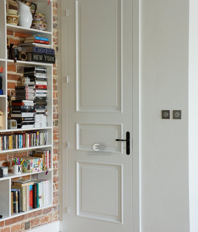 DRZWI KLASIK 03 ŁAZIENKOWE Z PODCIĘCIEM U- OŚCIEŻNICA REGULOWANA - OPASKI 80MM - KOLOR BIAŁY RAL 9003 SATYNA - ZAWIASY WIDOCZNE