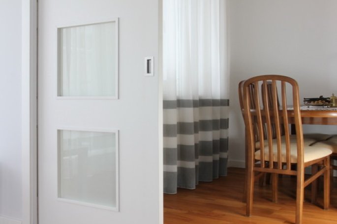 Drzwi białe suwane Polar 1053