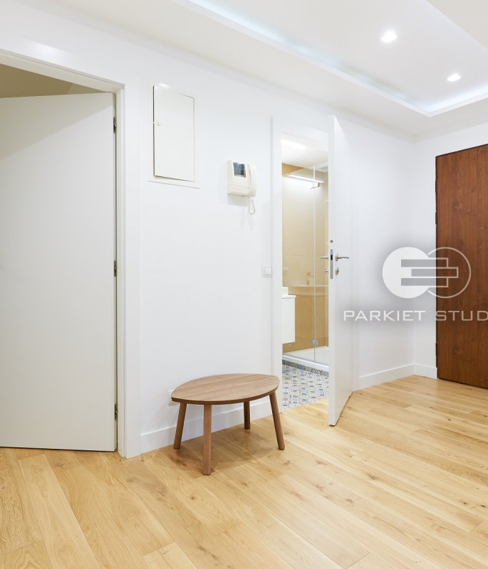 DRZWI TAFLA T1 - OŚCIEŻNICA 90 ST-  OPASKI 80MM - LAKIER BIAŁY RAL 9003 - ZAWIASY CHOWANE