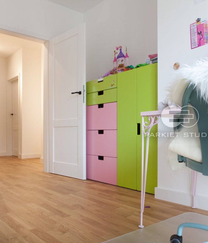 DRZWI BIANCO NEVE 1 - OŚCIEŻNICA REGULOWANA PRZYLGOWA SKOS 45 ST-  OPASKI 60MM - OKLEINA ECO FORNIR BIAŁY MAT - ZAWIASY WIDOCZNE