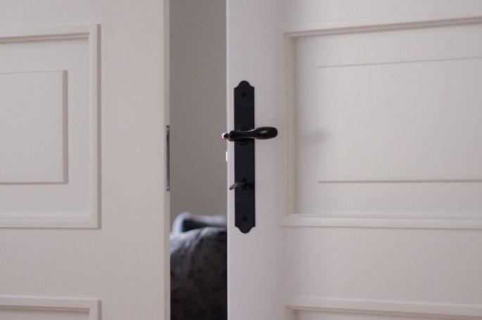 DRZWI KLASIK 03 DWUSKRZYDŁOWE  Z KLAMKĄ MAZOVIA - LAKIER SATYNA BIAŁY RAL 9003