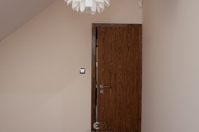 DRZWI TAFLA T1 - OŚCIEŻNICA SKOS 45 ST-  OPASKI 80MM - FORNIR PALISANDER - ZAWIASY CHOWANE