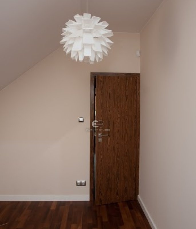 DRZWI TAFLA T1 - OŚCIEŻNICA SKOS 45 ST-  OPASKI 80MM - FORNIR PALISANDER - ZAWIASY CHOWANE