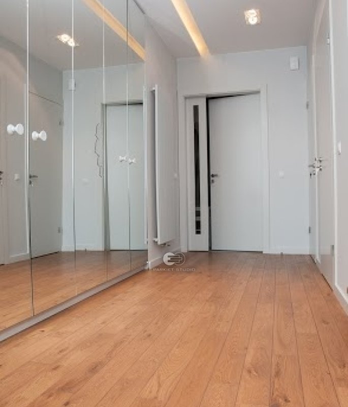 DRZWI TAFLA T1 Z NAŚWIETLEM BOCZNYM - OŚCIEŻNICA STANDARD 80MM - KOLOR BIAŁY RAL 9003 - ZAWIASY CHOWANE