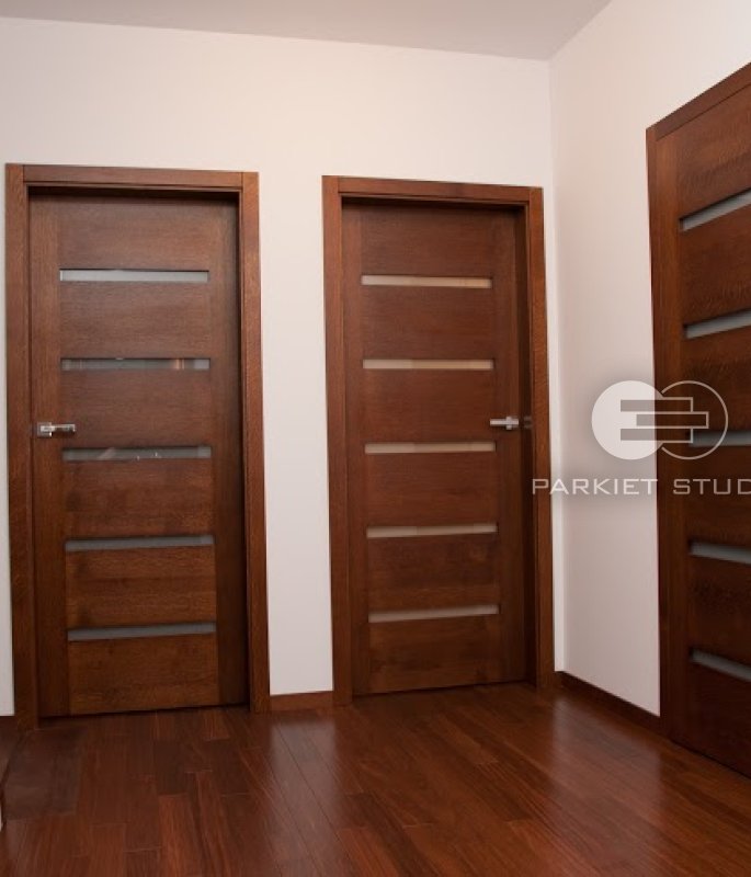 DRZWI GAMMA G1 - OŚCIEŻNICA STANDARD 80MM - FORNIR DĄB DOBARWIANY - SZYBA MLECZNA BEZPIECZNA - ZAWIASY CHOWANE